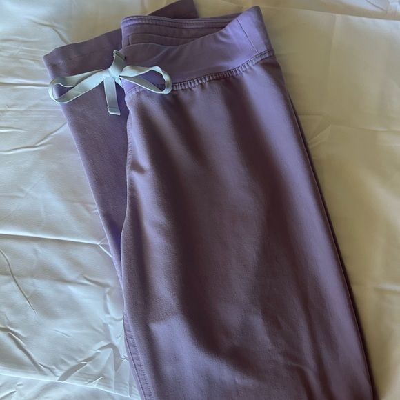 FIGS Scrub Set *Limited Edition* - Picture 5 of 5